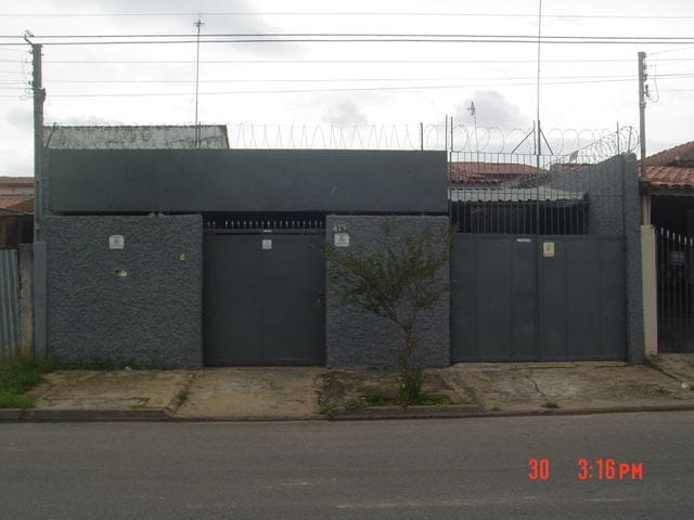 Casa com 250m² 3 quartos e 2 banheiros, à venda, no bairro Jardim São Lourenço em Bragança Paulista