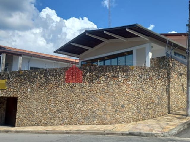 Casa com 224m² 4 quartos e 3 banheiros, à venda, no bairro BOA VISTA em Pindamonhangaba