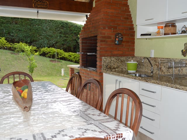 Casa com 1605m² 4 quartos e 4 banheiros, à venda, no bairro Jardim das Palmeiras  em Bragança Paulista 