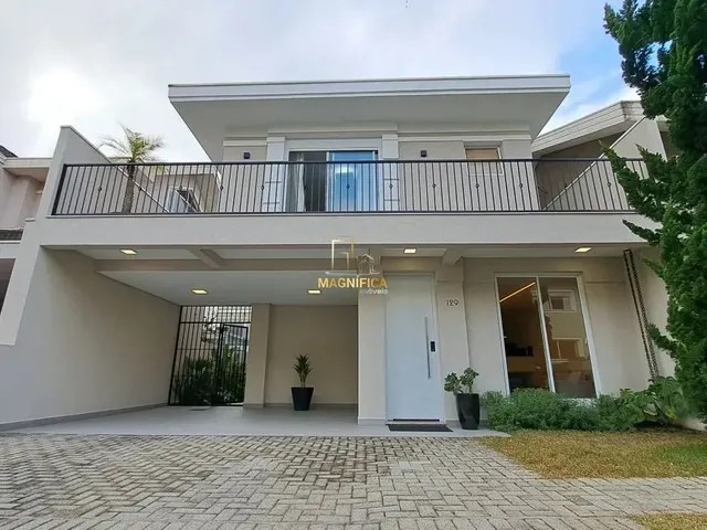 Casa 3 quartos e 8 banheiros, à venda, no bairro Santa Quitéria em Curitiba