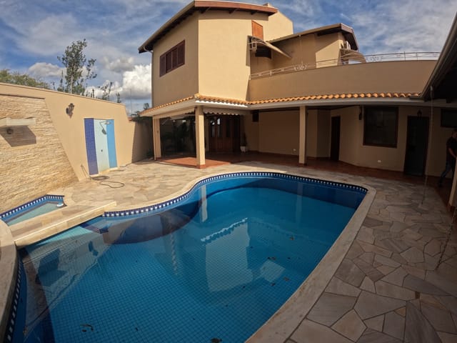 Casa com 435m² 3 quartos e 2 banheiros, à venda ou para alugar, no bairro Jardim Santa Clara em São João da Boa Vista