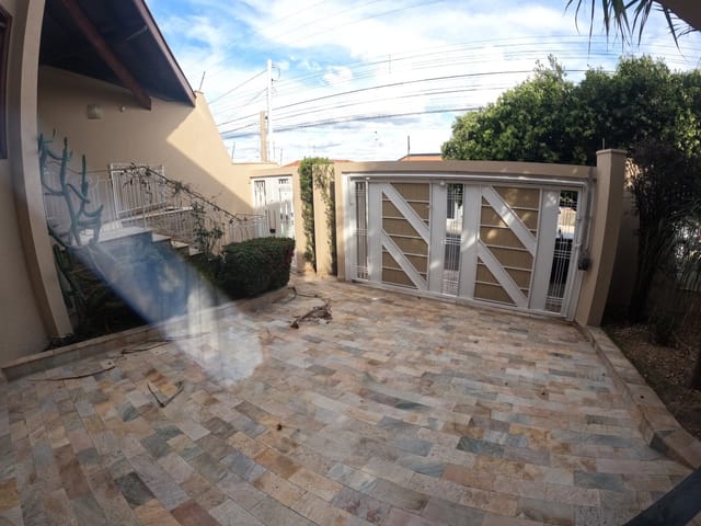 Casa com 435m² 3 quartos e 2 banheiros, à venda ou para alugar, no bairro Jardim Santa Clara em São João da Boa Vista