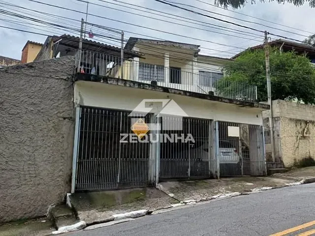 Casa com 264m² 5 quartos e 2 banheiros, à venda, no bairro Umuarama em Osasco