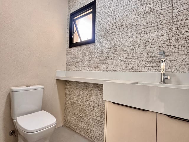Casa com 157m² 3 quartos e 3 banheiros, à venda, no bairro Jardim Carvalho em Ponta Grossa