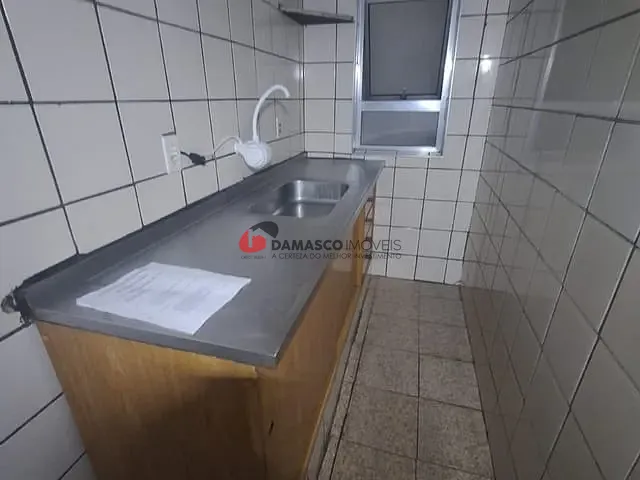 Casa 2 quartos e 1 banheiro, para alugar, no bairro Olímpico em São Caetano do Sul