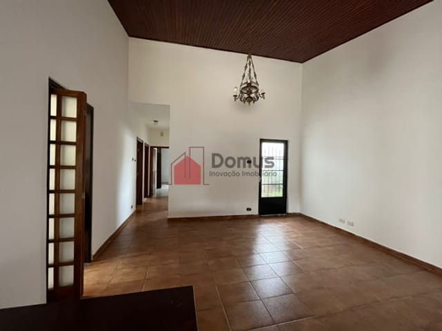 Casa com 350m², à venda, no bairro Crispim em Pindamonhangaba