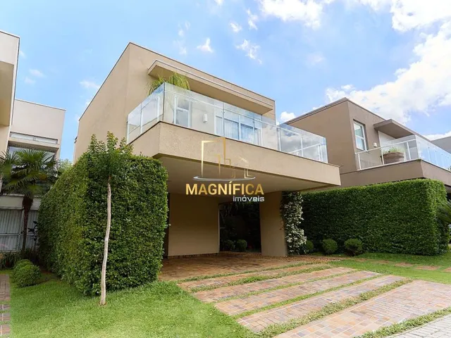 Casa 3 quartos e 8 banheiros, à venda, no bairro Campo Comprido em Curitiba