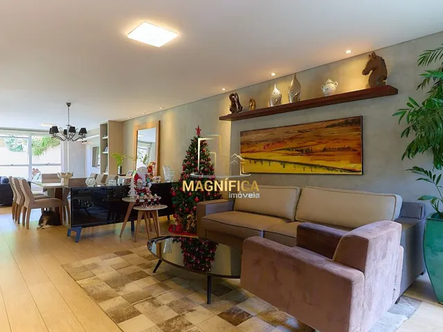 Casa 3 quartos e 8 banheiros, à venda, no bairro Campo Comprido em Curitiba