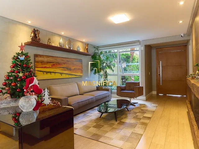 Casa 3 quartos e 8 banheiros, à venda, no bairro Campo Comprido em Curitiba
