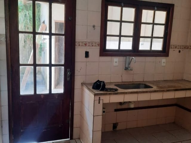 Casa com 240m² 2 quartos e 2 banheiros, à venda ou para alugar, no bairro Glória em Macaé