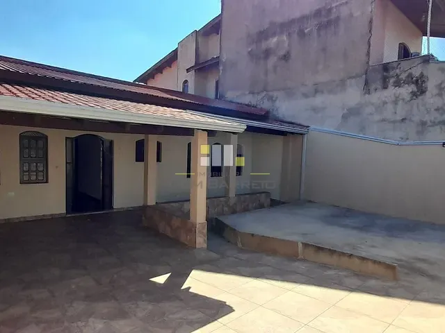 Casa com 250m² 3 quartos e 2 banheiros, à venda, no bairro Vila Carlota em Sumaré
