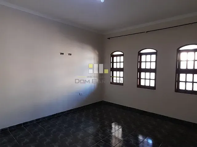 Casa com 250m² 3 quartos e 2 banheiros, à venda, no bairro Vila Carlota em Sumaré
