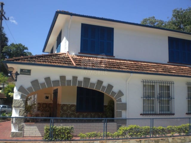Casa à venda, no bairro Valparaíso em Petrópolis