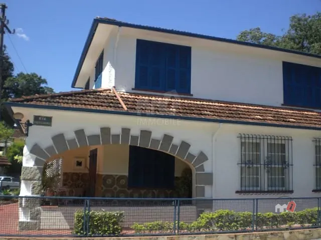 Casa à venda, no bairro Valparaíso em Petrópolis