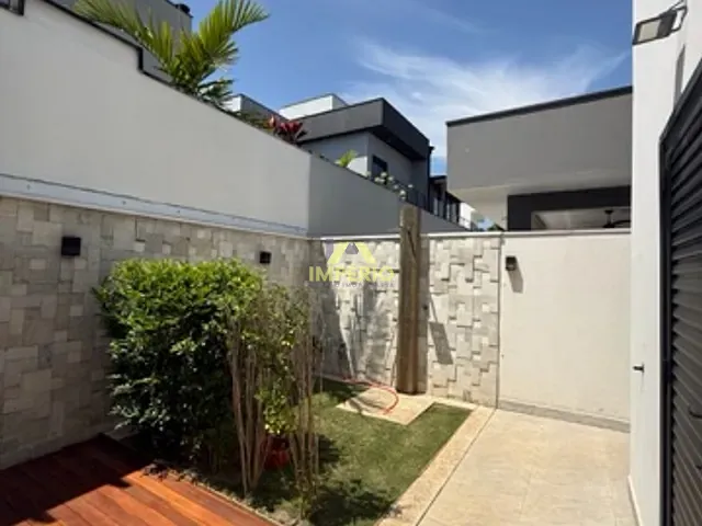 Casa com 300m² 3 quartos e 4 banheiros, à venda, no bairro Residencial Central Parque em Salto