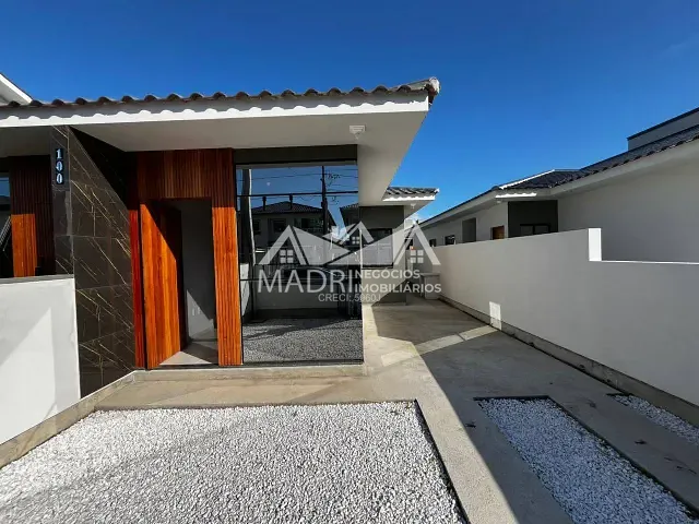 Casa 3 quartos e 2 banheiros, para alugar, no bairro Nova Palhoça em Palhoça