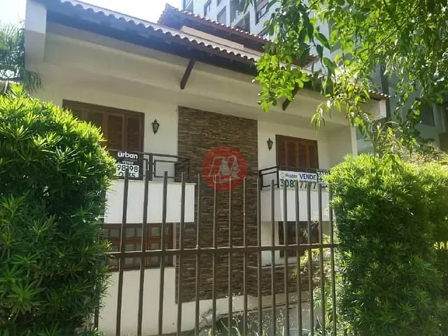 Casa 3 quartos e 4 banheiros, à venda, no bairro Três Figueiras em Porto Alegre