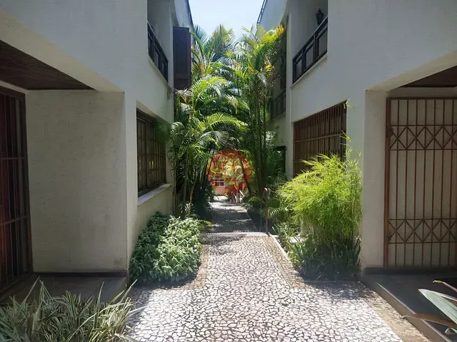 Casa 3 quartos e 4 banheiros, à venda, no bairro Três Figueiras em Porto Alegre