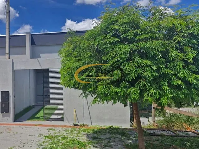 Casa 3 quartos e 2 banheiros, à venda, no bairro Colinas em Londrina
