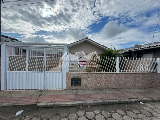 Casa com 198m² 2 quartos e 1 banheiro, à venda, no bairro Ponte do Imaruim em Palhoça