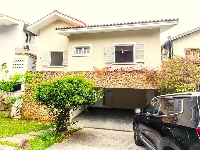 Casa 4 quartos e 6 banheiros, à venda, no bairro Alphaville em Santana de Parnaíba