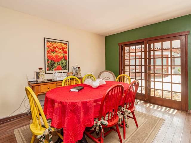 Casa com 432m² 4 quartos e 3 banheiros, à venda, no bairro Areal em Pelotas