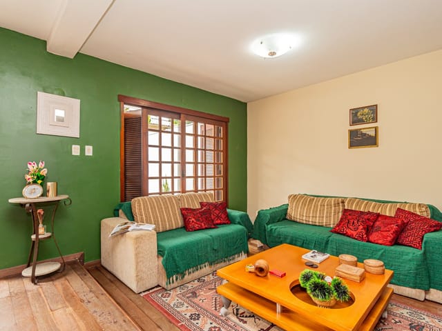 Casa com 432m² 4 quartos e 3 banheiros, à venda, no bairro Areal em Pelotas