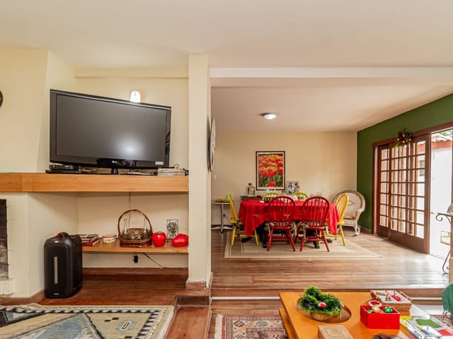 Casa com 432m² 4 quartos e 3 banheiros, à venda, no bairro Areal em Pelotas