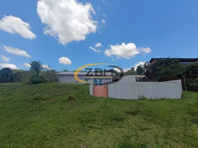Casa com 1500m² 2 quartos e 2 banheiros, à venda, no bairro Estância Cabral em Cambé