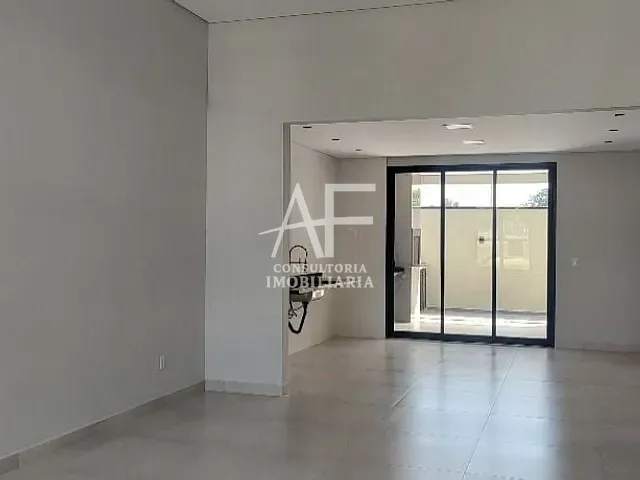 Casa com 250m² 3 quartos e 2 banheiros, à venda, no bairro Vila Nossa Senhora Auxiliadora em Tremembé