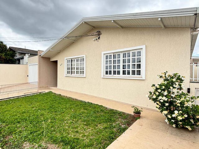 Casa com 161m² 3 quartos e 2 banheiros, à venda, no bairro Oficinas em Ponta Grossa