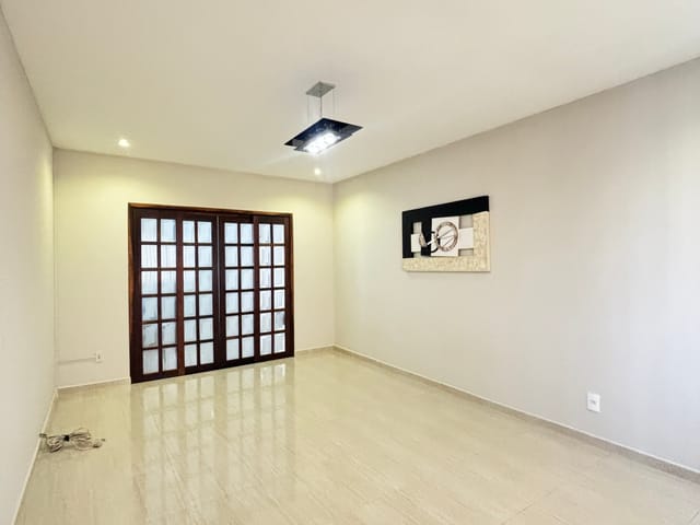 Casa com 161m² 3 quartos e 2 banheiros, à venda, no bairro Oficinas em Ponta Grossa