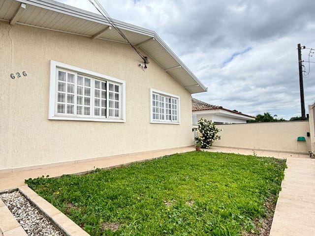 Casa com 161m² 3 quartos e 2 banheiros, à venda, no bairro Oficinas em Ponta Grossa