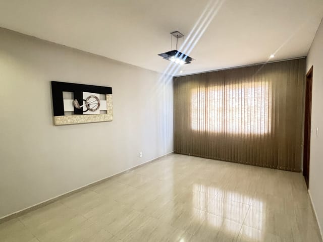 Casa com 161m² 3 quartos e 2 banheiros, à venda, no bairro Oficinas em Ponta Grossa