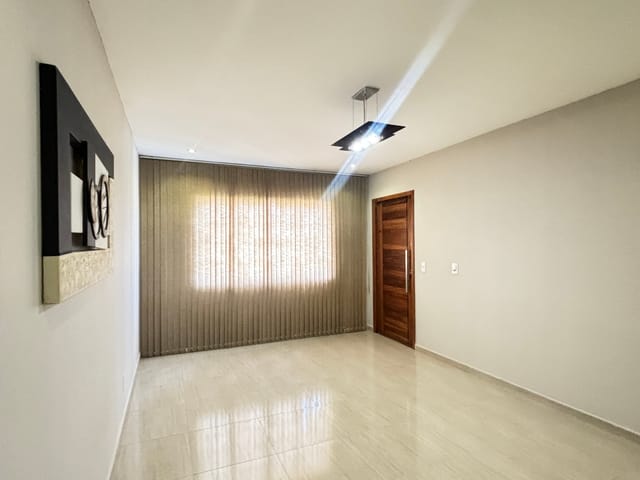 Casa com 161m² 3 quartos e 2 banheiros, à venda, no bairro Oficinas em Ponta Grossa