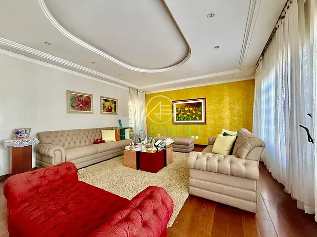 Casa com 600m² 4 quartos e 6 banheiros, à venda, no bairro Jardim Itatiaia 1 em Londrina