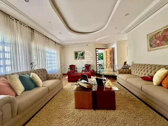 Casa com 600m² 4 quartos e 6 banheiros, à venda, no bairro Jardim Itatiaia 1 em Londrina