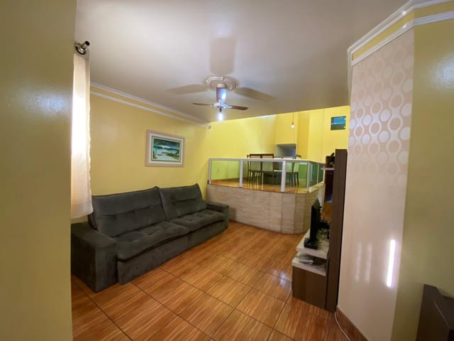 Casa com 300m² 4 quartos e 3 banheiros, à venda, no bairro Jardim Gurilândia em Taubaté