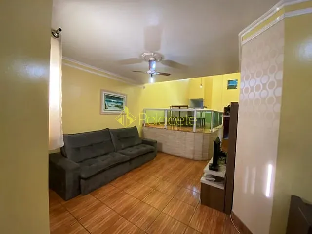 Casa com 300m² 4 quartos e 3 banheiros, à venda, no bairro Jardim Gurilândia em Taubaté