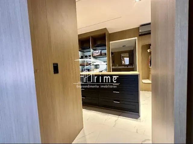 Casa com 660m² 4 quartos e 6 banheiros, à venda, no bairro Camboinhas em Niterói