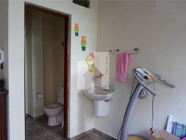 Casa com 240m² 3 quartos e 2 banheiros, à venda, no bairro Horto Santo Antonio em Jundiaí