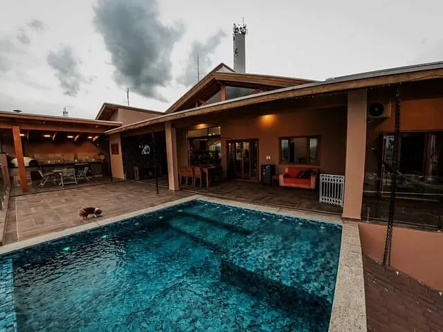 Casa com 690m² 4 quartos e 5 banheiros, à venda, no bairro Village Mantiqueira em Guaratinguetá