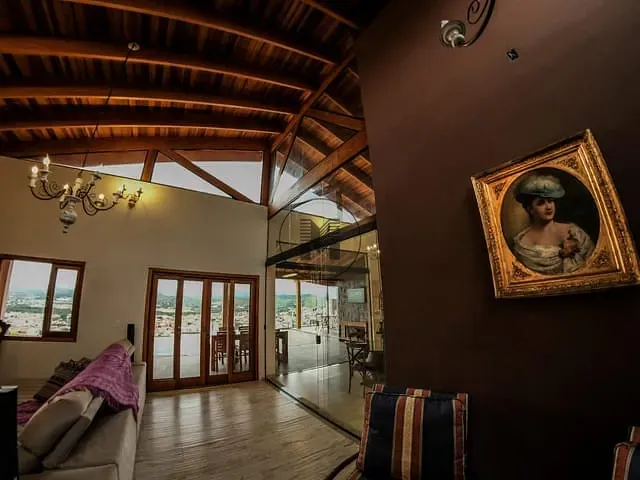 Casa com 690m² 4 quartos e 5 banheiros, à venda, no bairro Village Mantiqueira em Guaratinguetá