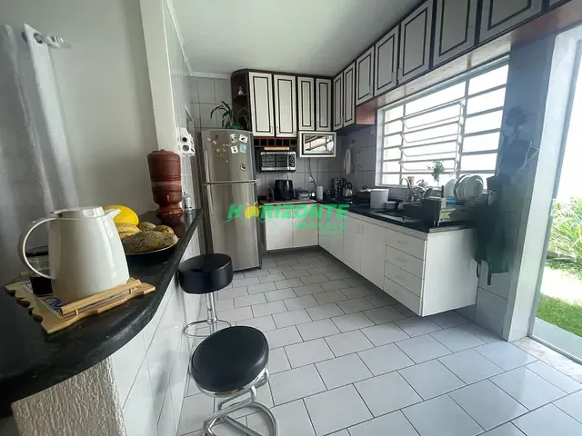 Casa com 250m² 4 quartos e 4 banheiros, à venda, no bairro Urbanova em São José dos Campos