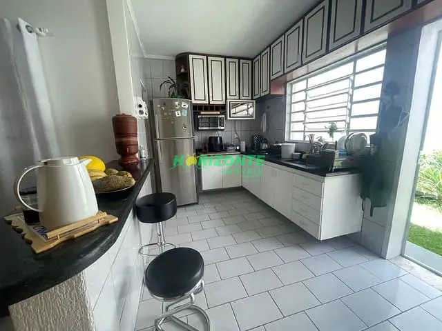 Casa com 250m² 4 quartos e 4 banheiros, à venda, no bairro Urbanova em São José dos Campos