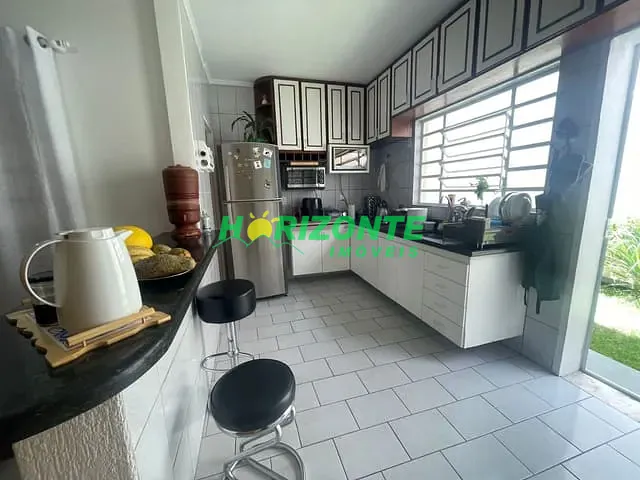 Casa com 250m² 4 quartos e 4 banheiros, à venda, no bairro Urbanova em São José dos Campos