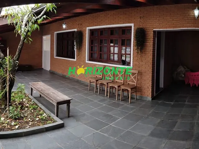 Casa com 250m² 4 quartos e 4 banheiros, à venda, no bairro Urbanova em São José dos Campos