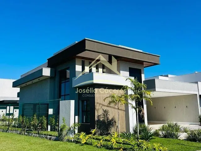 Casa com 465m² 3 quartos e 5 banheiros, à venda, no bairro Ribeirão do Lipa em Cuiabá