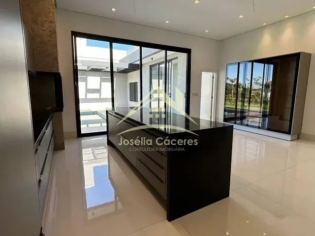 Casa com 465m² 3 quartos e 5 banheiros, à venda, no bairro Ribeirão do Lipa em Cuiabá