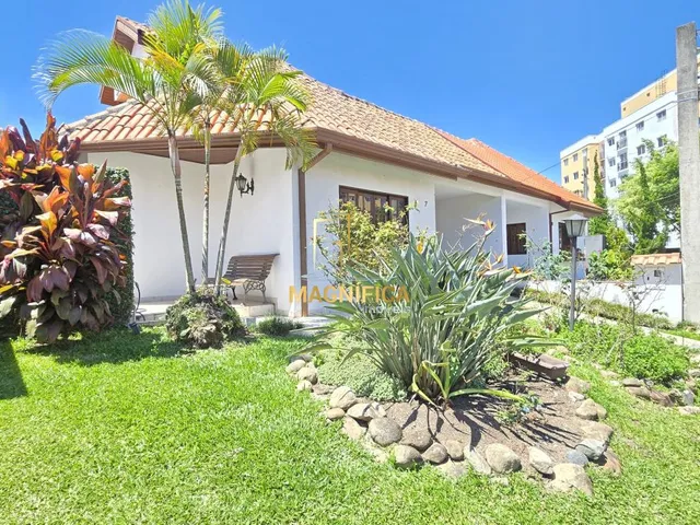 Casa 4 quartos e 4 banheiros, à venda, no bairro Uberaba em Curitiba
